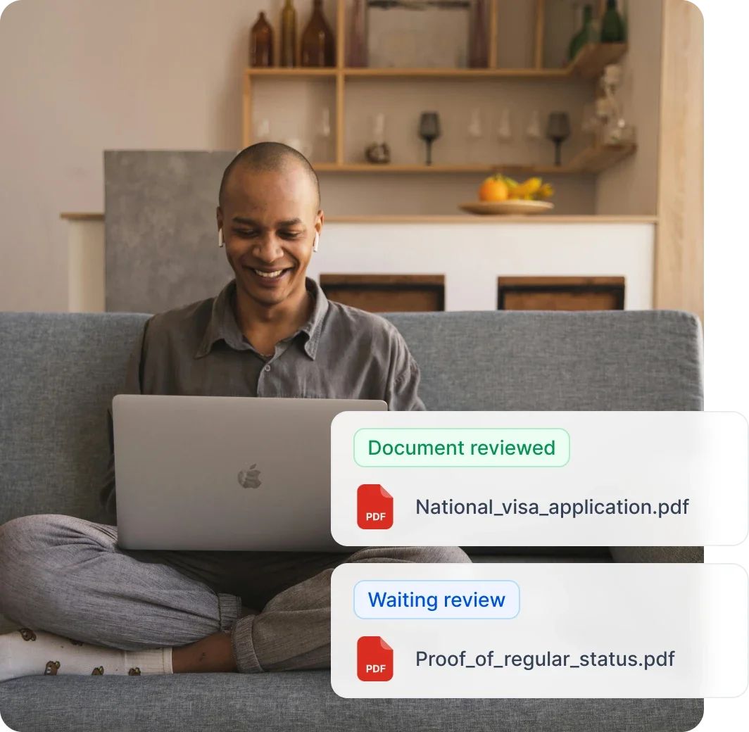 Pessoa feliz com NIE Espanha