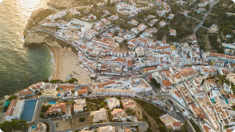 algarve region portugal expats