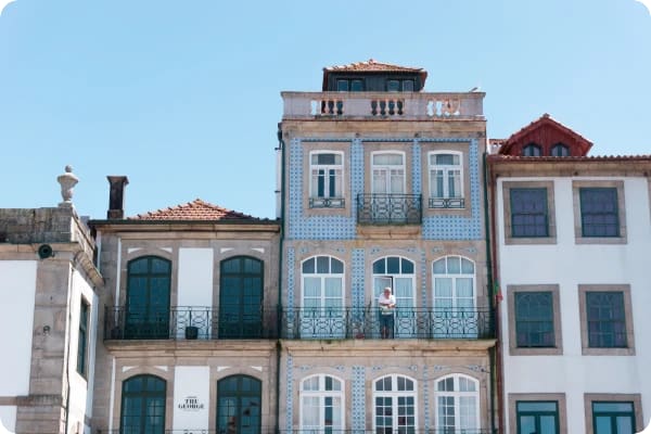 retire in porto