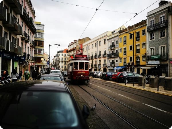 guide lisbon immigrants