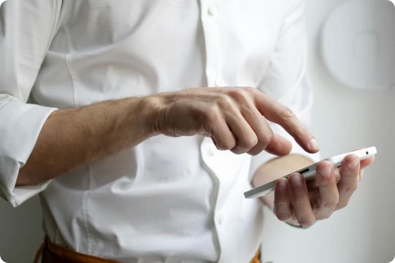 mobil, vezetékes telefon, expatok, Portugália